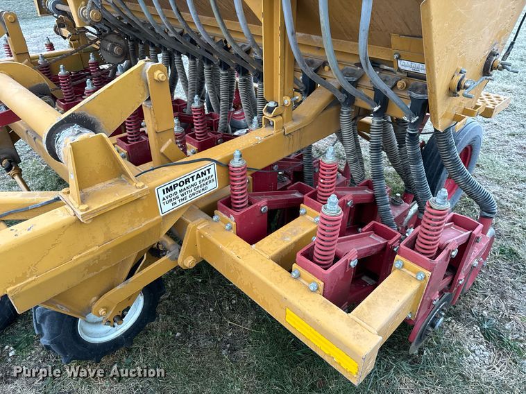 image for item NM9208 Haybuster 107C grain drill