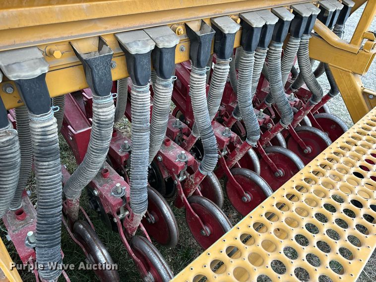 image for item NM9208 Haybuster 107C grain drill