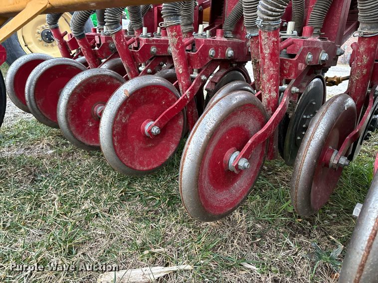 image for item NM9208 Haybuster 107C grain drill