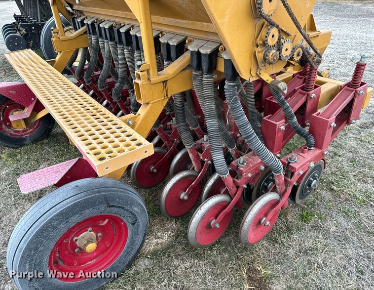 image for item NM9208 Haybuster 107C grain drill