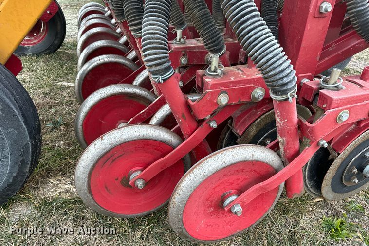 image for item NM9208 Haybuster 107C grain drill