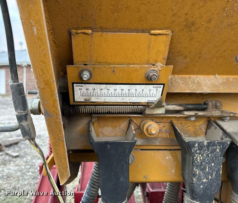 image for item NM9208 Haybuster 107C grain drill