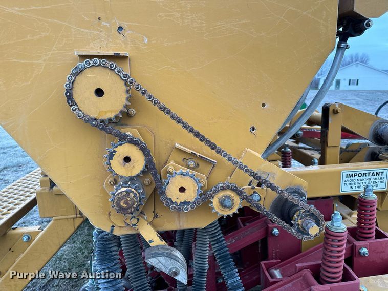 image for item NM9208 Haybuster 107C grain drill
