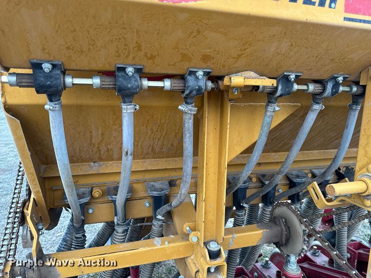 image for item NM9208 Haybuster 107C grain drill