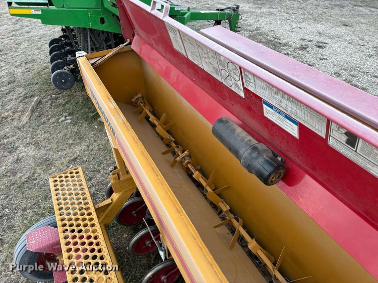 image for item NM9208 Haybuster 107C grain drill