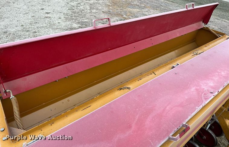 image for item NM9208 Haybuster 107C grain drill