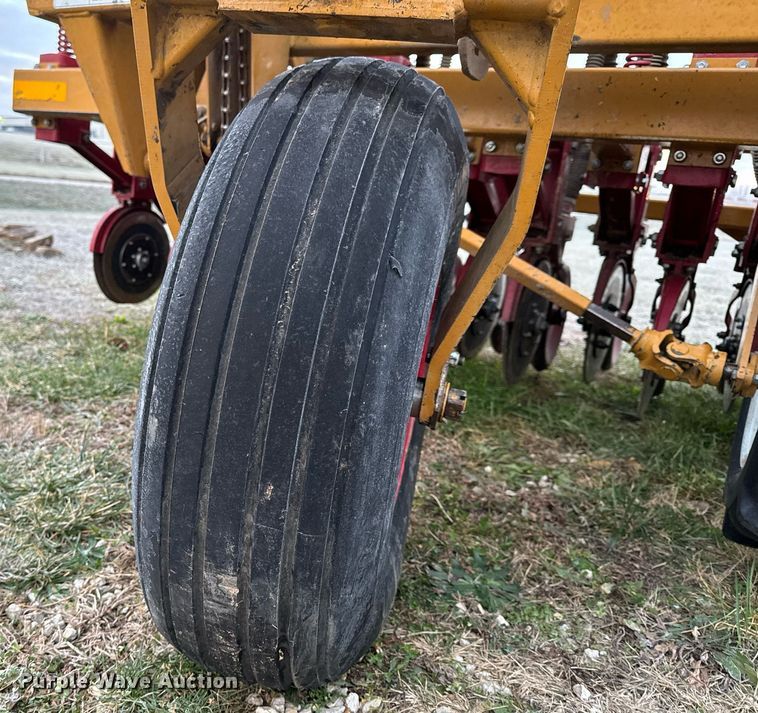 image for item NM9208 Haybuster 107C grain drill