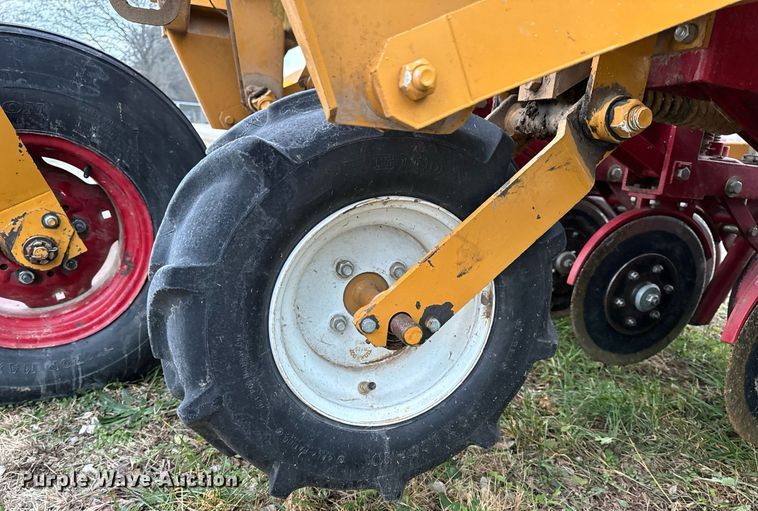 image for item NM9208 Haybuster 107C grain drill