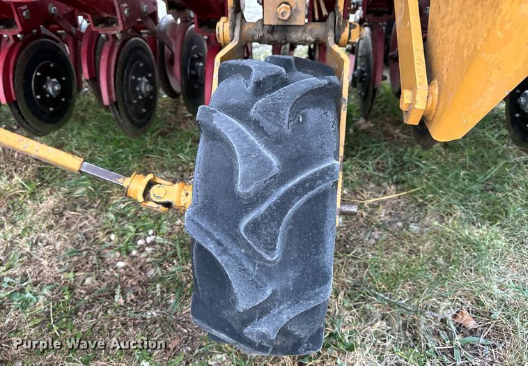 image for item NM9208 Haybuster 107C grain drill