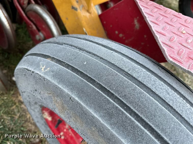 image for item NM9208 Haybuster 107C grain drill