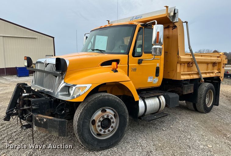 image for item NM9215 2006 International 7400 dump truck