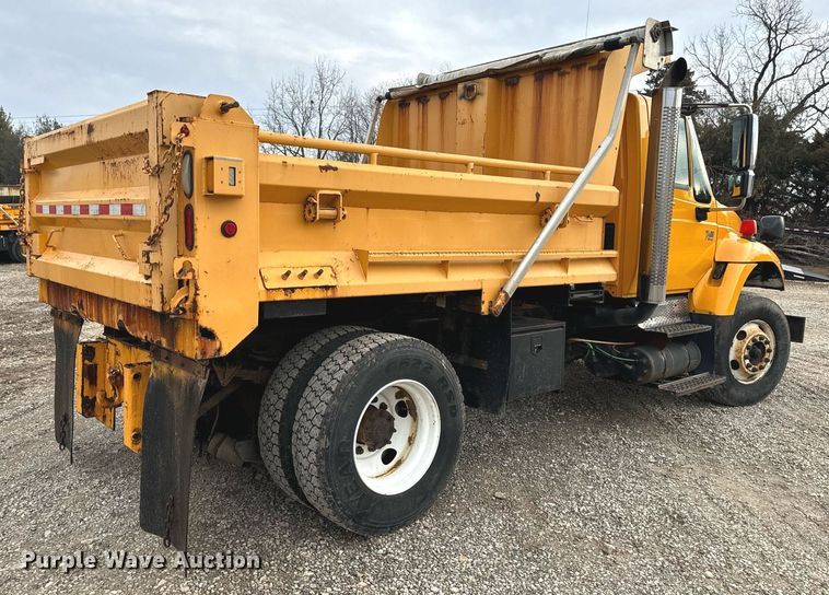 image for item NM9215 2006 International 7400 dump truck