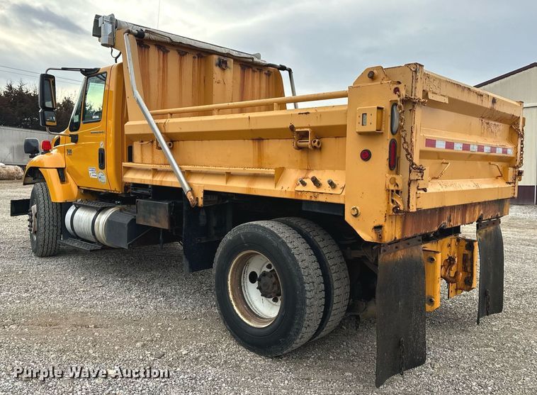 image for item NM9215 2006 International 7400 dump truck