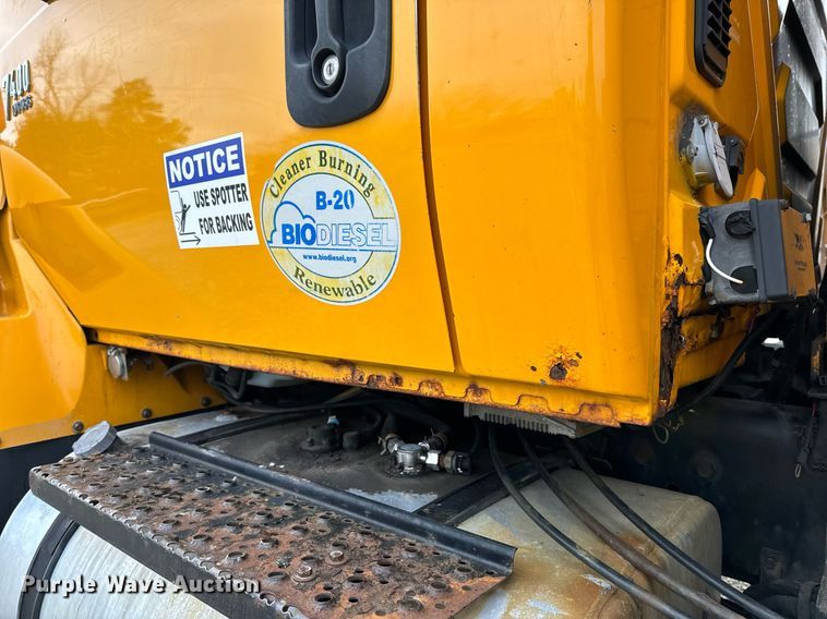 image for item NM9215 2006 International 7400 dump truck