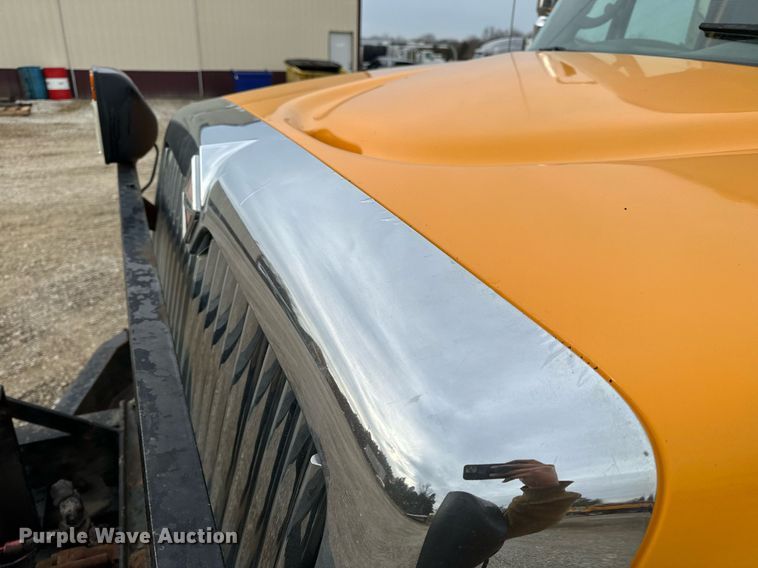 image for item NM9215 2006 International 7400 dump truck