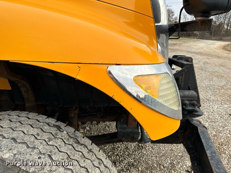 image for item NM9215 2006 International 7400 dump truck