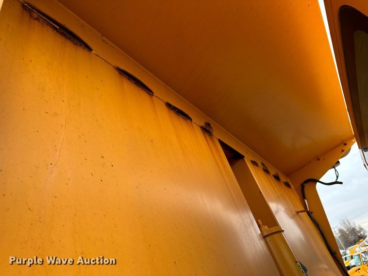 image for item NM9215 2006 International 7400 dump truck