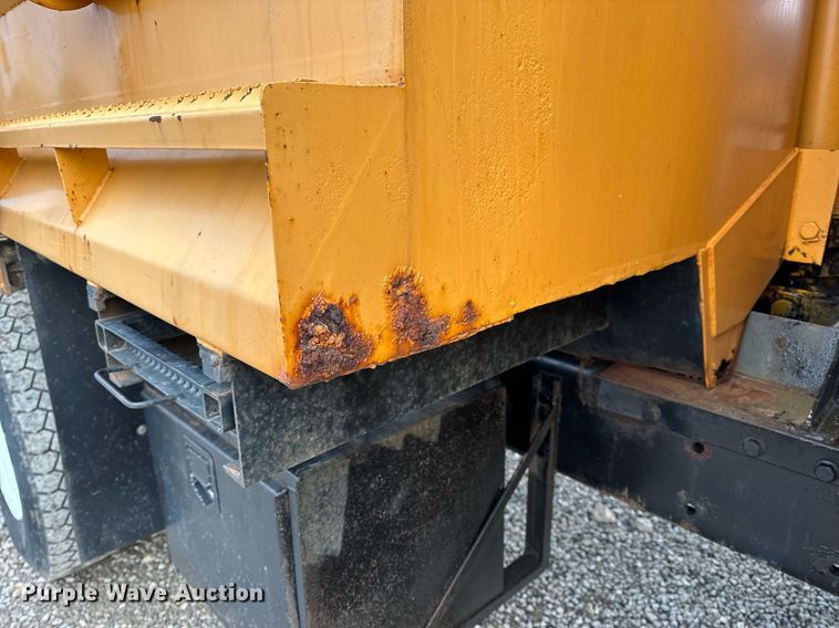 image for item NM9215 2006 International 7400 dump truck