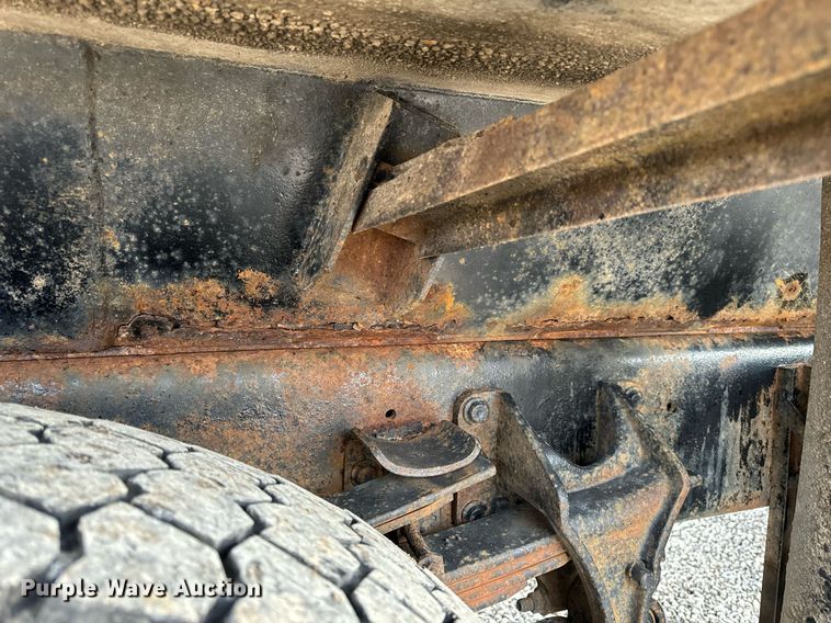 image for item NM9215 2006 International 7400 dump truck