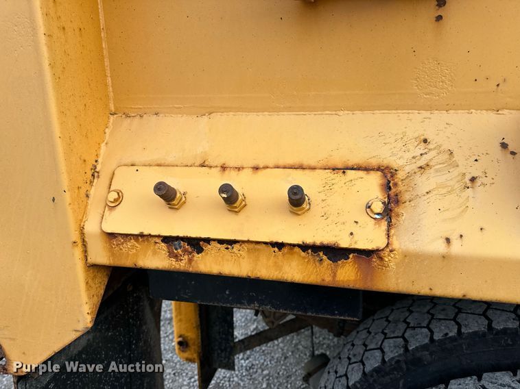 image for item NM9215 2006 International 7400 dump truck