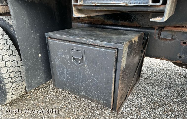 image for item NM9215 2006 International 7400 dump truck