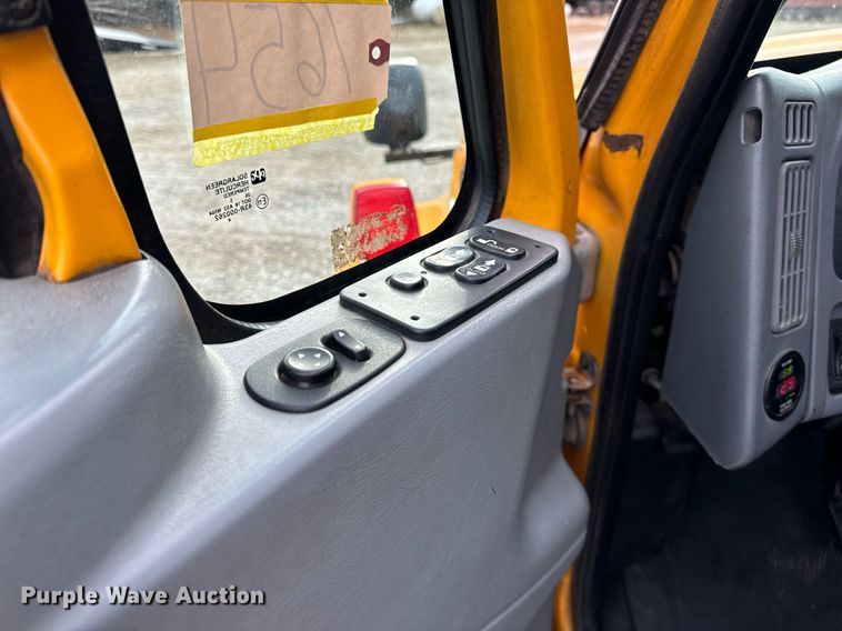 image for item NM9215 2006 International 7400 dump truck