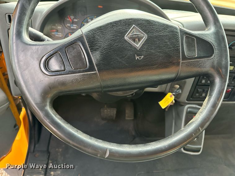 image for item NM9215 2006 International 7400 dump truck