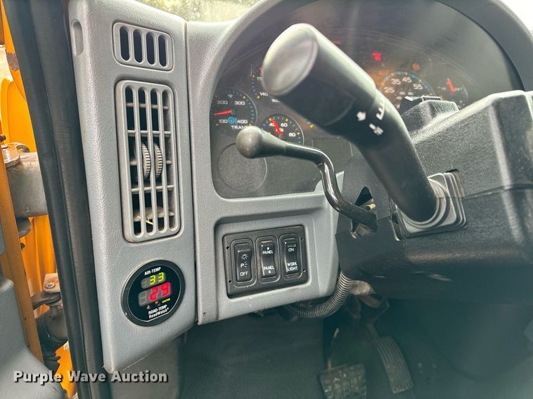 image for item NM9215 2006 International 7400 dump truck