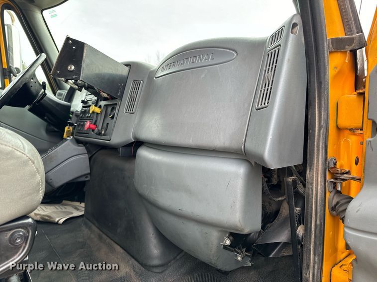 image for item NM9215 2006 International 7400 dump truck