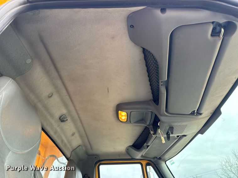 image for item NM9215 2006 International 7400 dump truck