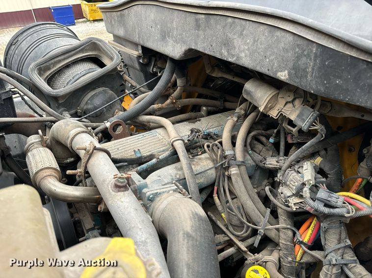 image for item NM9215 2006 International 7400 dump truck