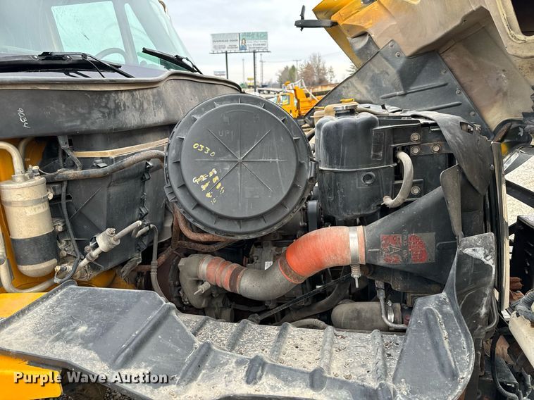 image for item NM9215 2006 International 7400 dump truck