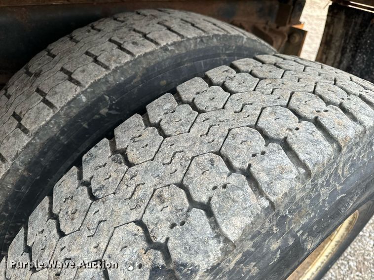 image for item NM9215 2006 International 7400 dump truck