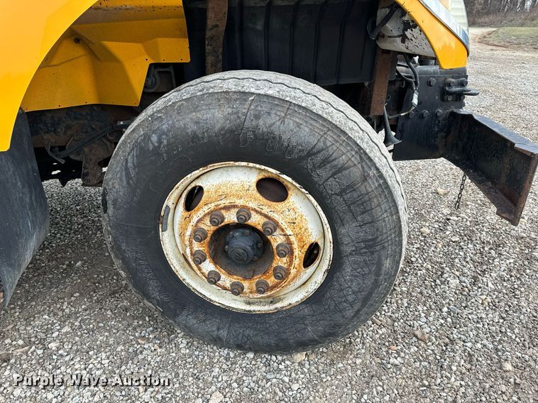 image for item NM9215 2006 International 7400 dump truck