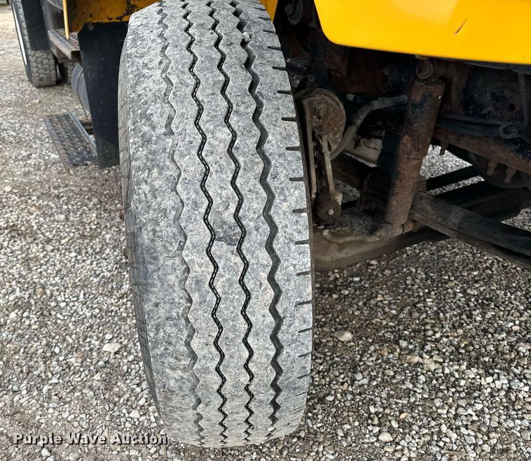 image for item NM9215 2006 International 7400 dump truck