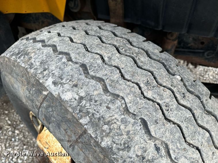 image for item NM9215 2006 International 7400 dump truck