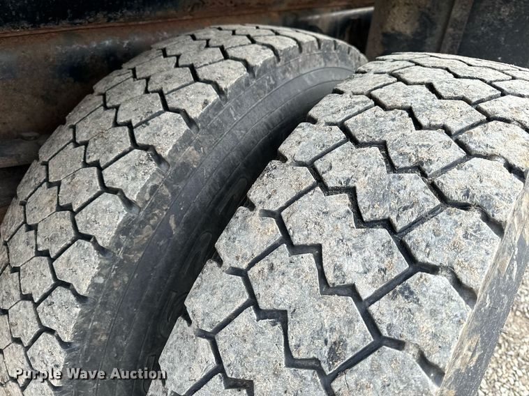 image for item NM9215 2006 International 7400 dump truck