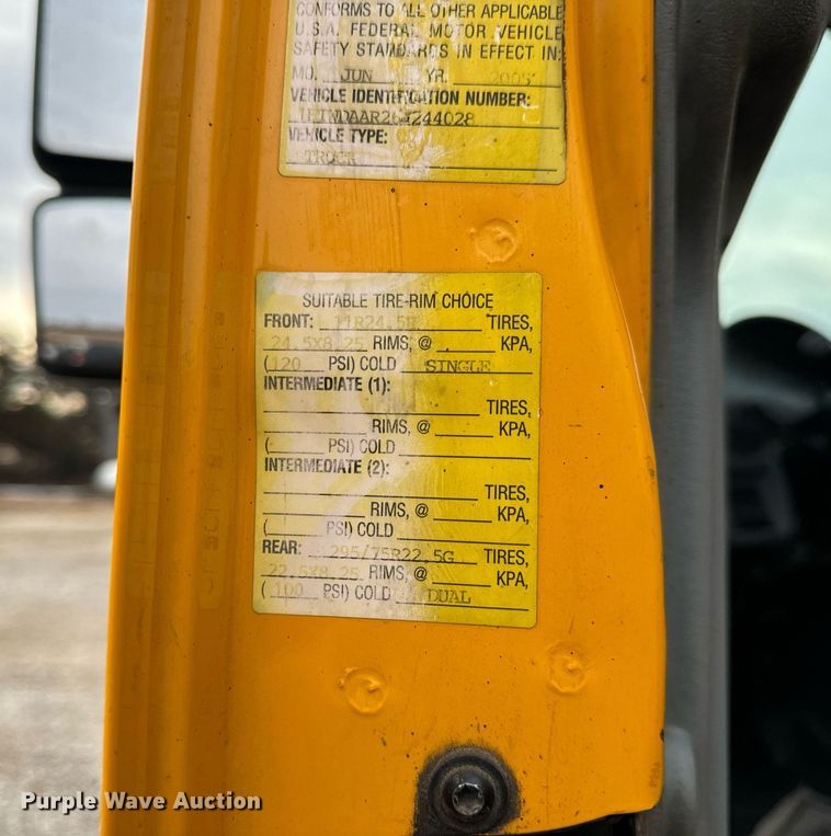 image for item NM9215 2006 International 7400 dump truck