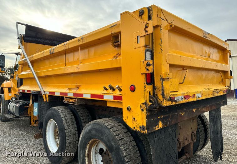 image for item NM9216 2011 International WorkStar 7400 dump truck