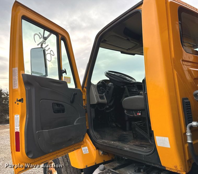 image for item NM9216 2011 International WorkStar 7400 dump truck