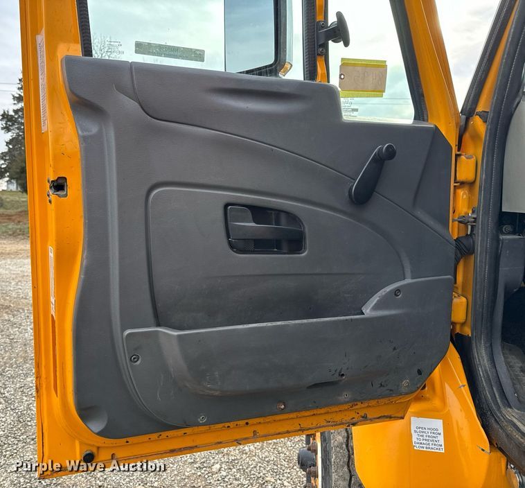 image for item NM9216 2011 International WorkStar 7400 dump truck