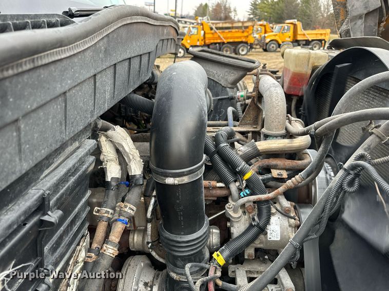 image for item NM9216 2011 International WorkStar 7400 dump truck