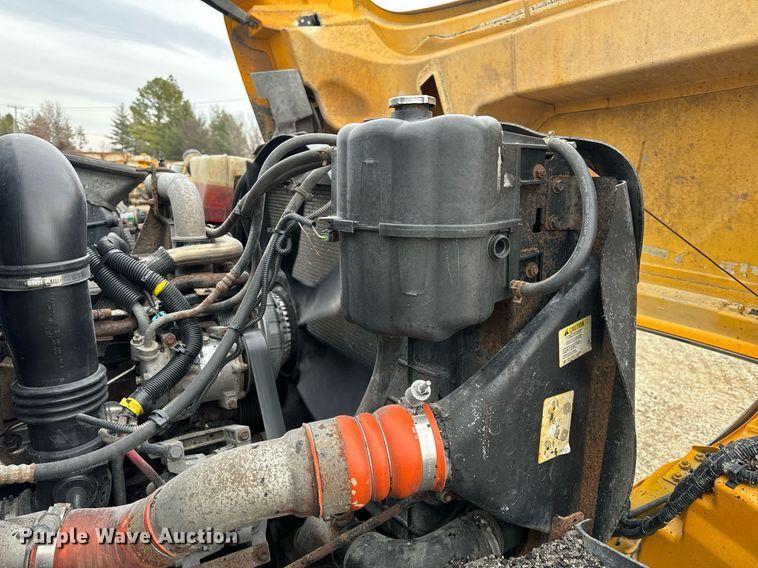 image for item NM9216 2011 International WorkStar 7400 dump truck