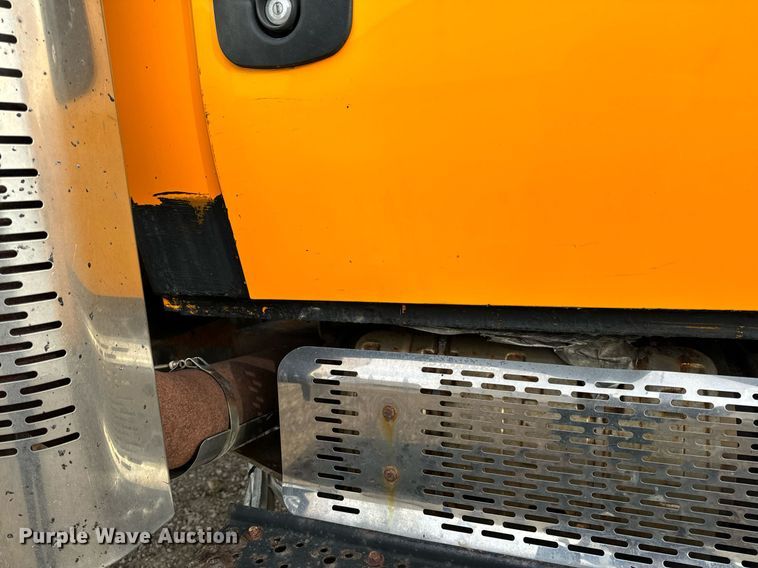 image for item NM9217 2010 International WorkStar 7500 dump truck