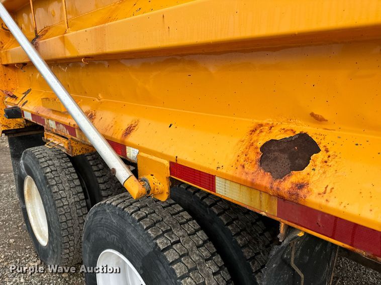 image for item NM9217 2010 International WorkStar 7500 dump truck