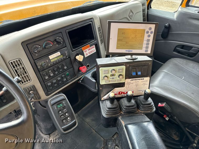 image for item NM9217 2010 International WorkStar 7500 dump truck