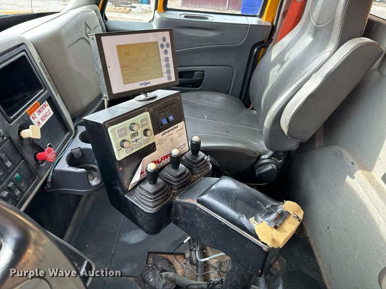 image for item NM9217 2010 International WorkStar 7500 dump truck