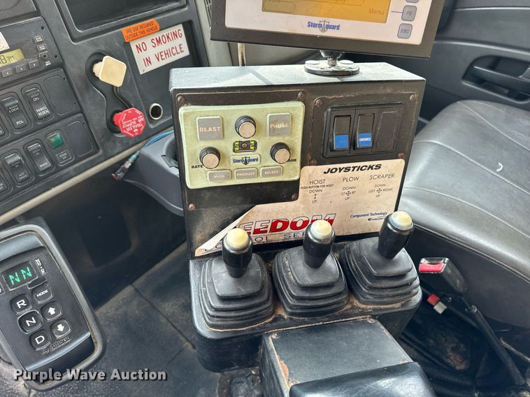 image for item NM9217 2010 International WorkStar 7500 dump truck