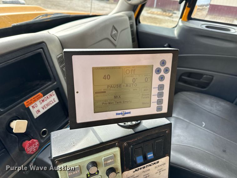 image for item NM9217 2010 International WorkStar 7500 dump truck