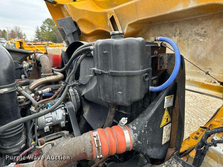 image for item NM9217 2010 International WorkStar 7500 dump truck